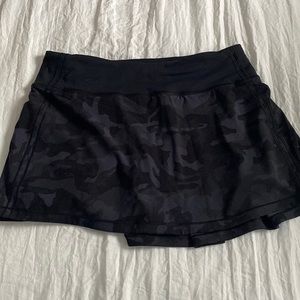 Lululemon pace rival skirt